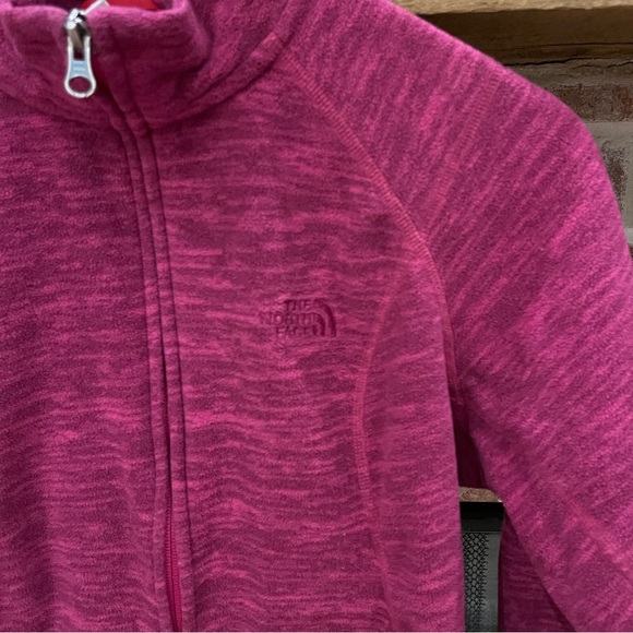 The North Face Pink Full-Zip fleece Jacket size M - Picture 2 of 5